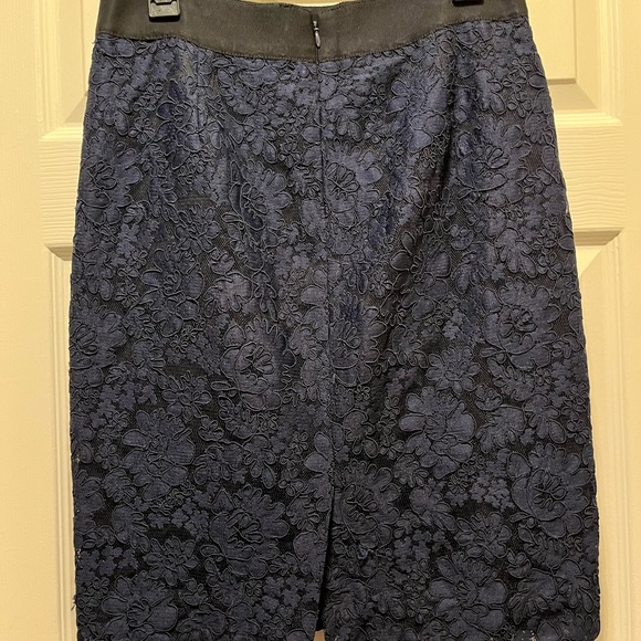 Gorgeous Lace Overlay No. 2 Pencil Skirt from J. Crew in Size 6 - Picture 3 of 7